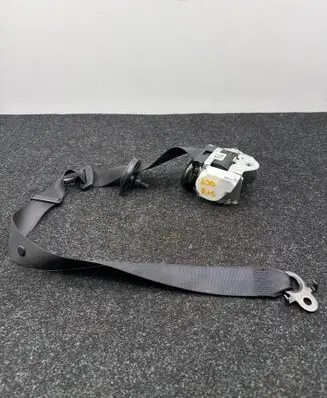 BMW 5 G30 G31 G38 Front seatbelt 7430068 2743006804