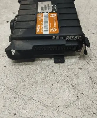 Volkswagen PASSAT B3 Engine control unit/module 443907311A 26SA0959 0261200263