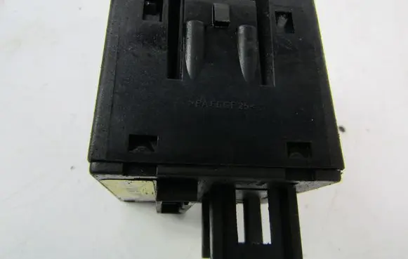 Opel Meriva A Hazard light switch 93332970