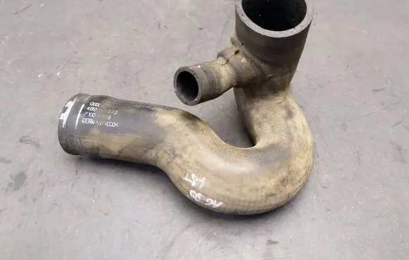 Audi A4 S4 B5 8D Intercooler hose/pipe 4B0145832