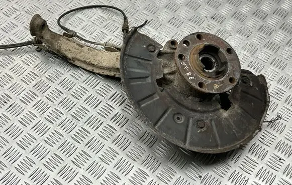 Audi Q7 4L Front wheel hub spindle knuckle