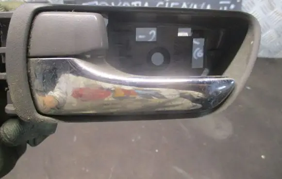 Toyota Sienna XL20 II Front door interior handle 