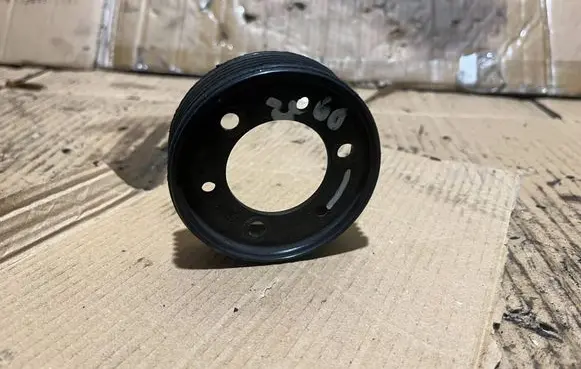 Skoda Fabia Mk1 (6Y) Water pump pulley 047121031B