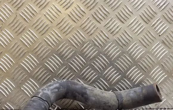 Nissan X-Trail T30 Engine coolant pipe/hose