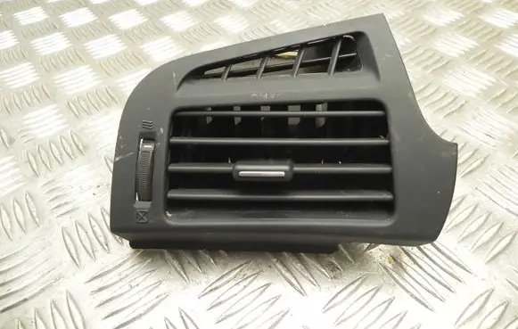 Toyota Verso Rear air vent grill 556600F020 T8921