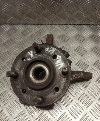 Volvo S40, V40 Front wheel hub