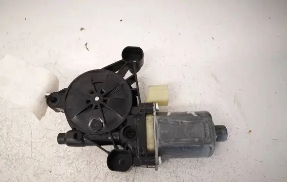 Volkswagen Golf VII Front door window regulator motor 5Q0959801B