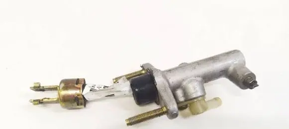 Toyota Avensis T220 Clutch master cylinder 