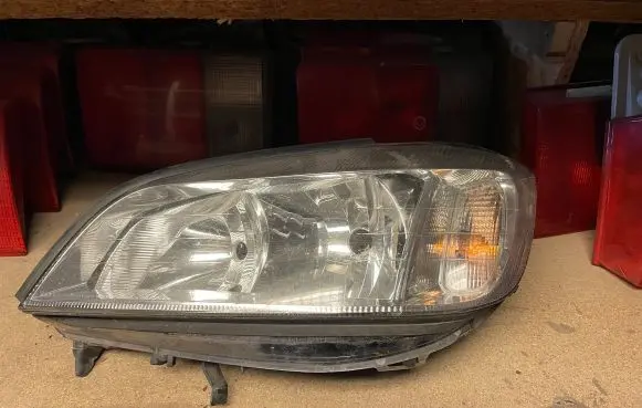 Opel Zafira A Headlight/headlamp 89100054