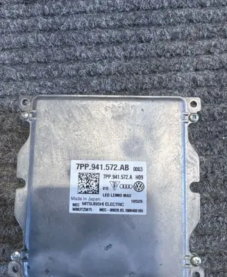 Porsche Macan (95B) Headlight ballast module Xenon 7PP941572AB