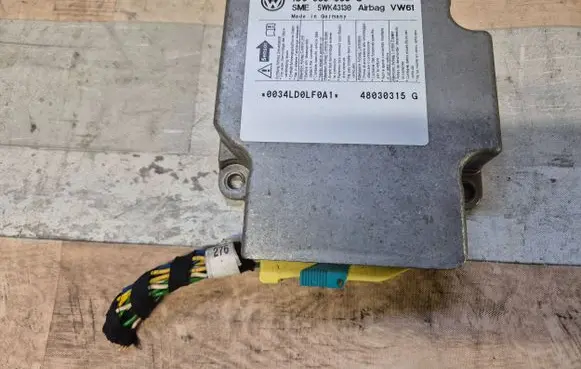 Volkswagen PASSAT B5.5 Airbag control unit/module 1C0909605C 48030315G 5WK43130