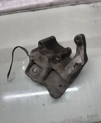 Volvo V60 Engine mounting bracket 31401633