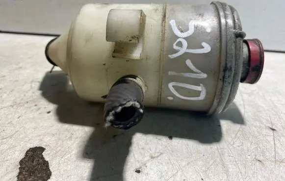 Honda Accord Brake fluid reservoir 