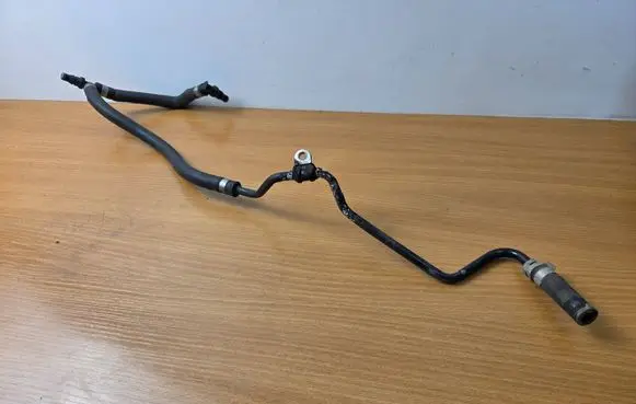 Mercedes-Benz E AMG W212 Engine coolant pipe/hose A2125013825