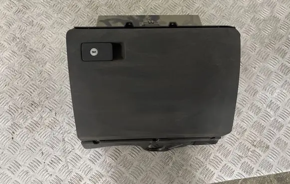 Volkswagen PASSAT B7 Glove box 3C1857114E
