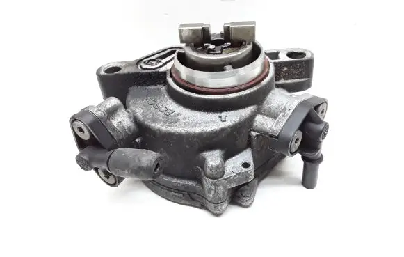 Volvo S60 Vacuum pump 9684786780