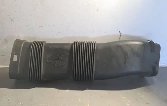 BMW 4 F36 Gran coupe Air intake duct part 8507567 13718507567