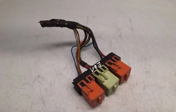 BMW 5 E60 E61 Other relay 61368373700