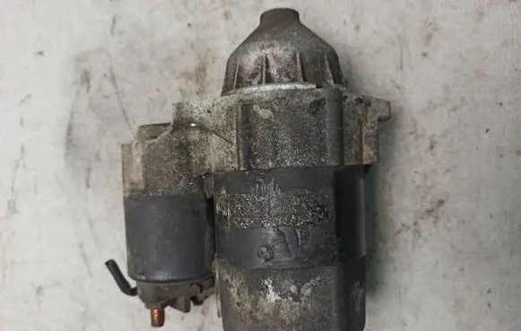 Mercedes-Benz A W168 Starter motor 4151850180 5151210180