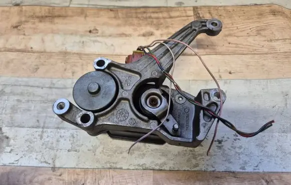 Opel Vectra C Intake manifold valve actuator/motor 55205127 2113B0125
