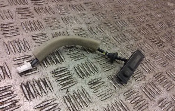 Nissan Juke II F16 Tailgate opening switch 2z21k2