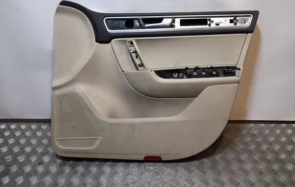 Volkswagen Touareg II Front door card panel trim 7P1867012