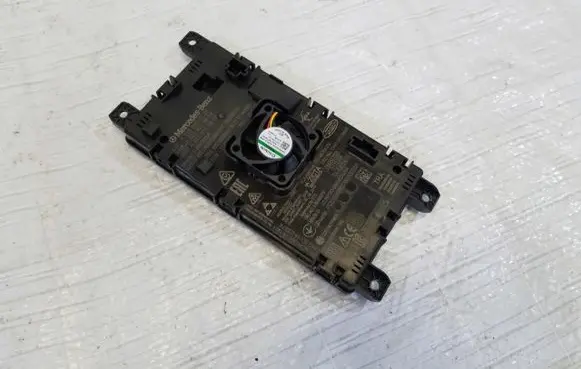 Mercedes-Benz S W223 Wireless charging module A2239000026