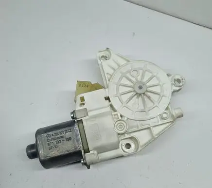 Mercedes-Benz C W204 Front door window regulator motor A2048200242 0130822440