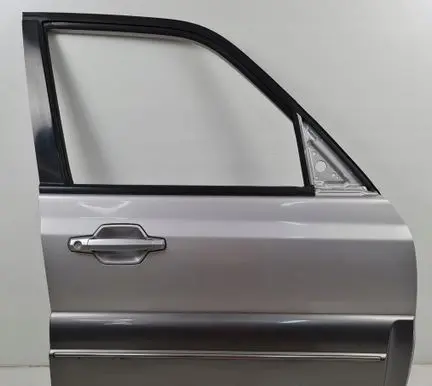 Hyundai Terracan Front door