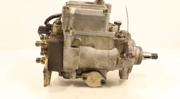 Audi 80 90 S2 B4 Fuel injection high pressure pump 028130109J