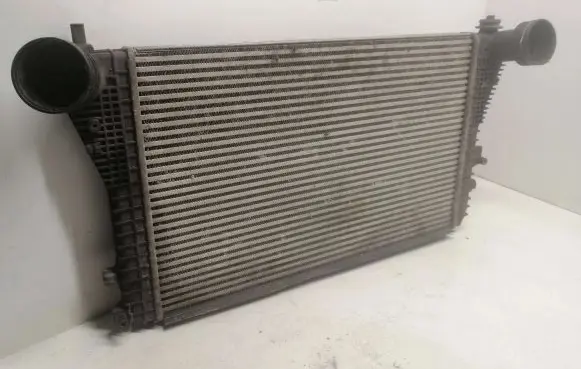 Volkswagen Golf Plus Intercooler radiator 1K0145803L