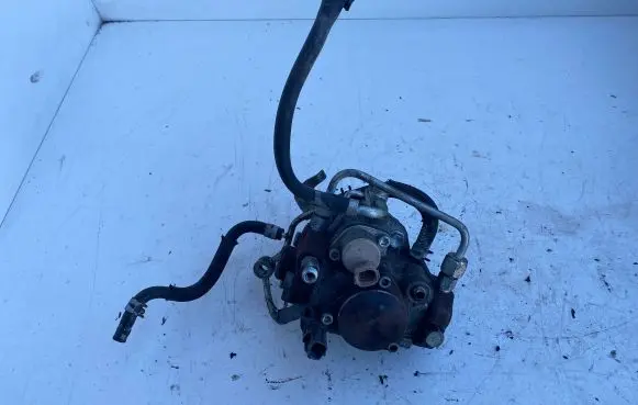 Toyota Avensis T250 Fuel injection high pressure pump 221000R020