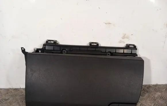 KIA Sorento Glove box