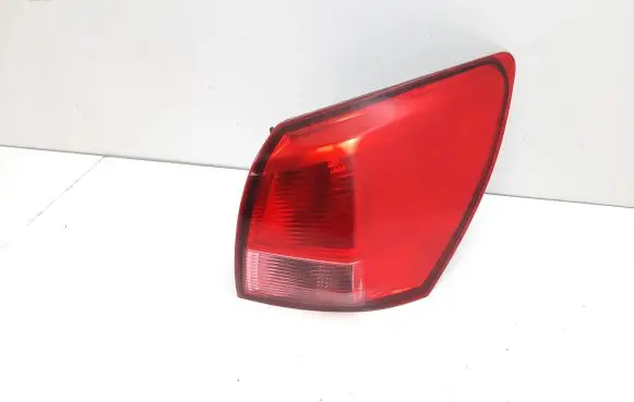 Nissan Qashqai+2 Rear/tail lights