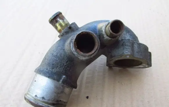 Jeep Cherokee III KJ Engine coolant pipe/hose