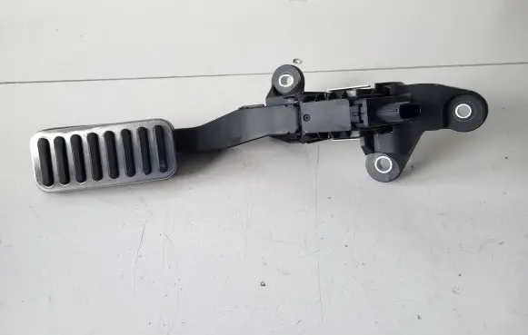 Hyundai Kona I Accelerator throttle pedal 32700XXXXX
