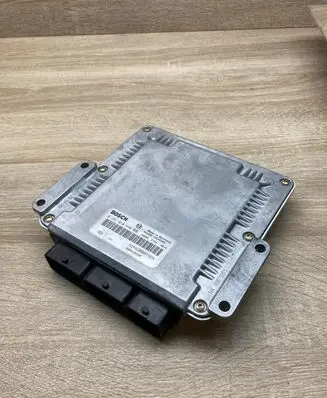 Volvo S40, V40 Engine control unit/module ECU 8200065994 0281010440