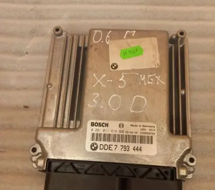BMW X5 E53 Engine control unit/module 0281011414