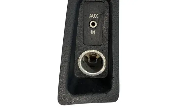 BMW 1 E81 E87 AUX in-socket connector 7132045 51167132045 6930561