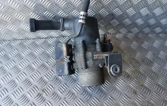 Citroen C4 I Power steering pump 9681545980