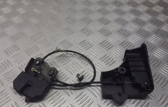 BMW 3 E46 Tailgate exterior lock 8209033