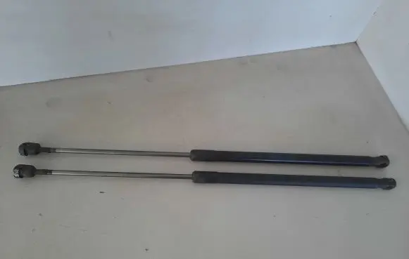 Skoda Octavia Mk2 (1Z) Tailgate/trunk strut/damper 1Z5827550