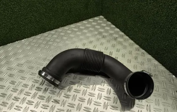 Air intake hose/pipe