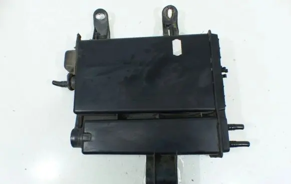 Active carbon filter fuel vapour canister