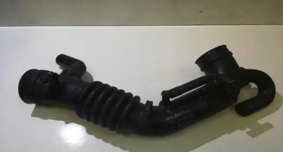 Subaru Impreza I Air intake hose/pipe