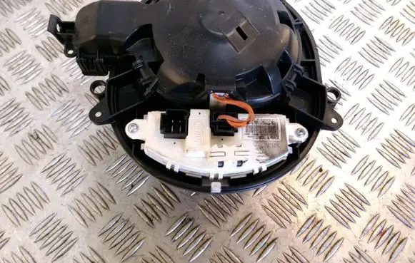 BMW 4 F32 F33 Heater fan/blower 9276112