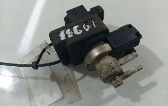 Nissan Primera Turbo solenoid valve 