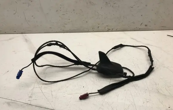 Audi A5 8T 8F Aerial GPS antenna 8T0035503E