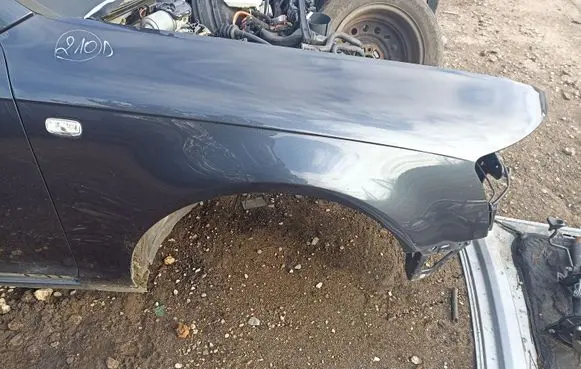 Audi A6 S6 C6 4F Fender