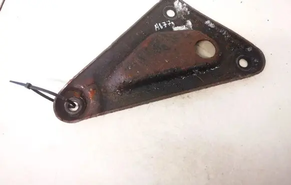 Opel Vectra B Engine mounting bracket
